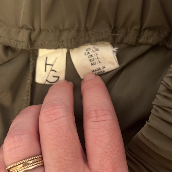 Wide leg stretch cargo pants size large - Picture 2 of 2